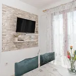 Darko Apartmán *